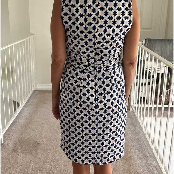 H & M Beautiful dress - Picture 2 of 5